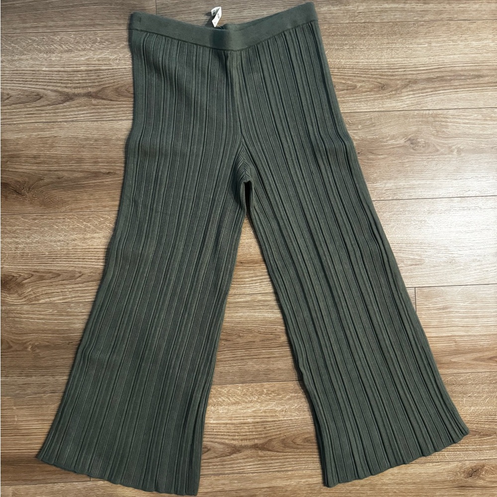 Women's High-Waisted Ribbed Knit Pants in Olive Green